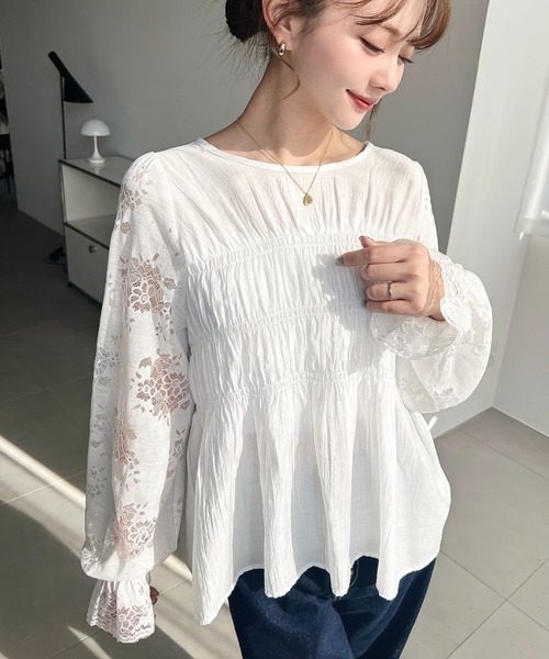 moment+（モーメントプラス）の「フラワーラッセルレース袖キャンディスリーブ長袖シャーリングブラウス（Tシャツ/カットソー・レディース・オフホワイト/ナチュラル/ブラック・M）」の6枚目の写真