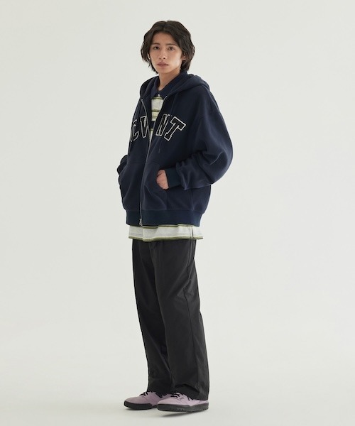 COVERNAT(カバーナット)の「WARM ON CVNT FLEECE ZIP-UP HOODIE(パーカー・メンズ・ダークネイビー/アイボリー・LARGE/MEDIUM/SMALL/X-SMALL/X-LARGE)」の4枚目の写真