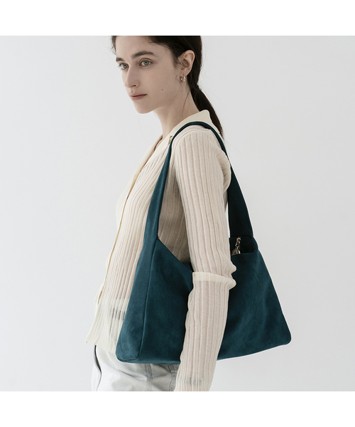 ANODDS(アンオズ)の「LUVIK SUEDE hobo bag 4 color(ショルダーバッグ・レディース・ブラック/ダークブラウン/ターコイズブルー/コバルトブルー・FREE)」の3枚目の写真