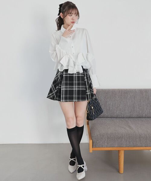 MAJESTIC LEGON（マジェスティックレゴン）の「リボンフリルペプラムブラウス（シャツ/ブラウス・レディース・ブルー/オフホワイト/ピンク/ホワイト系その他2・MEDIUM）」の13枚目の写真