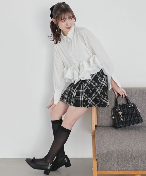 MAJESTIC LEGON（マジェスティックレゴン）の「リボンフリルペプラムブラウス（シャツ/ブラウス・レディース・ブルー/オフホワイト/ピンク/ホワイト系その他2・MEDIUM）」の14枚目の写真