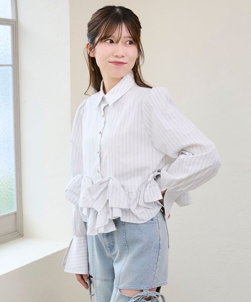 MAJESTIC LEGON（マジェスティックレゴン）の「リボンフリルペプラムブラウス（シャツ/ブラウス・レディース・ブルー/オフホワイト/ピンク/ホワイト系その他2・MEDIUM）」の21枚目の写真