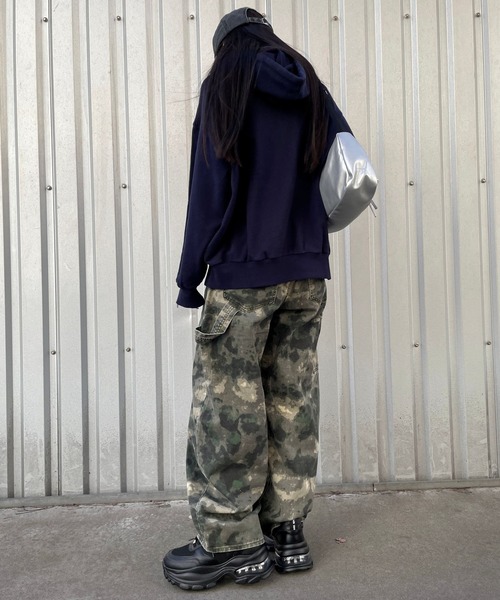 repipi armario（レピピ アルマリオ）の「ワッペンWZIPフーディ（パーカー・キッズ・グレー/グレー×ピンク/ネイビー/ライトグレー・SMALL/MEDIUM/LARGE）」の12枚目の写真