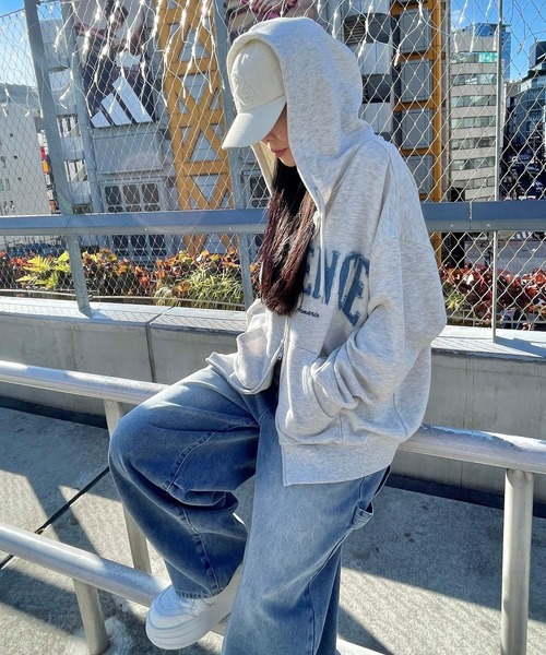 repipi armario（レピピ アルマリオ）の「ワッペンWZIPフーディ（パーカー・キッズ・グレー/グレー×ピンク/ネイビー/ライトグレー・SMALL/MEDIUM/LARGE）」の7枚目の写真