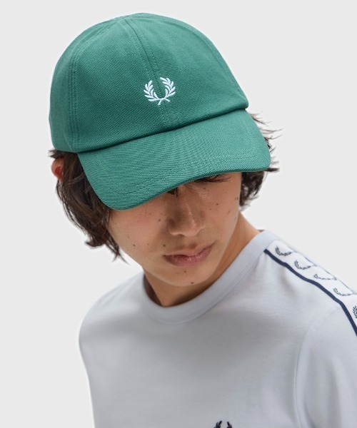 FRED PERRY（フレッドペリー）の「Pique Classic Cap／ピケクラシックキャップ（キャップ・レディース・セージグリーン/ダークネイビー/ダークグリーン/ブラック系その他/ベージュ/ブルー系その他/ネイビー/ダークブルー/マルーン/ブラック/グレー/グリーン/オートミール/ライトブルー・ONE SIZE）」の7枚目の写真