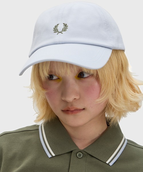 FRED PERRY（フレッドペリー）の「Pique Classic Cap／ピケクラシックキャップ（キャップ・レディース・セージグリーン/ダークネイビー/ダークグリーン/ブラック系その他/ベージュ/ブルー系その他/ネイビー/ダークブルー/マルーン/ブラック/グレー/グリーン/オートミール/ライトブルー・ONE SIZE）」の9枚目の写真