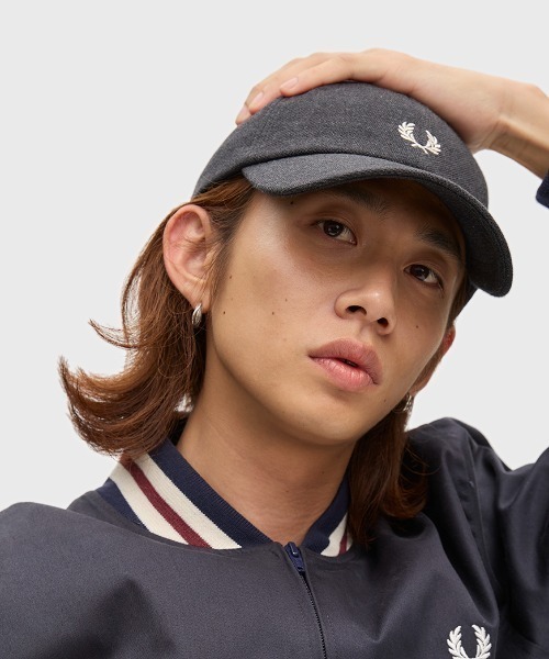 FRED PERRY(フレッドペリー)の「Pique Classic Cap/ピケクラシックキャップ(キャップ・レディース・セージグリーン/ダークネイビー/ダークグリーン/ブラック系その他/ベージュ/ブルー系その他/ネイビー/ダークブルー/マルーン/ブラック/グレー/グリーン/オートミール/ライトブルー・ONE SIZE)」の16枚目の写真