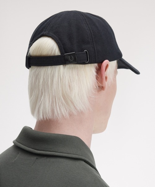 FRED PERRY（フレッドペリー）の「Pique Classic Cap／ピケクラシックキャップ（キャップ・メンズ・セージグリーン/ダークネイビー/ダークグリーン/ブラック系その他/ベージュ/ブルー系その他/ネイビー/ダークブルー/マルーン/ブラック・ONE SIZE）」の19枚目の写真
