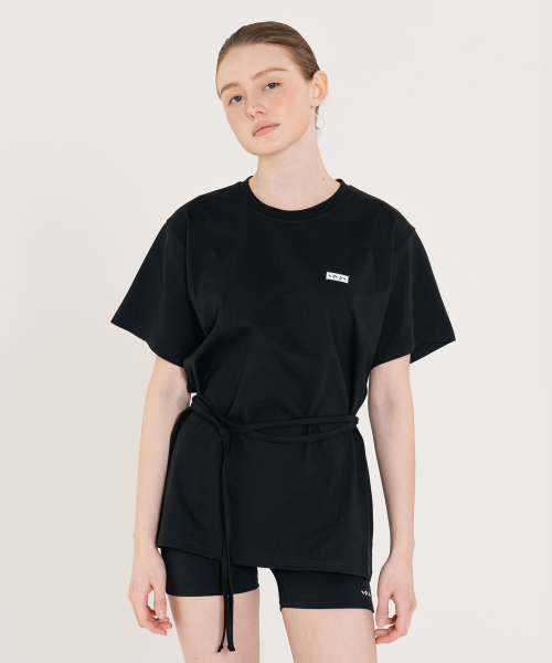 INJIACTIVE(インジアクティブ)の「スモールロゴオーバーストラップTシャツ ブラック(Tシャツ/カットソー・レディース・その他・ONE SIZE)」の1枚目の写真