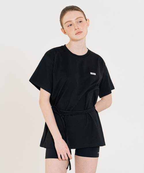 INJIACTIVE(インジアクティブ)の「スモールロゴオーバーストラップTシャツ ブラック(Tシャツ/カットソー・レディース・その他・ONE SIZE)」の2枚目の写真