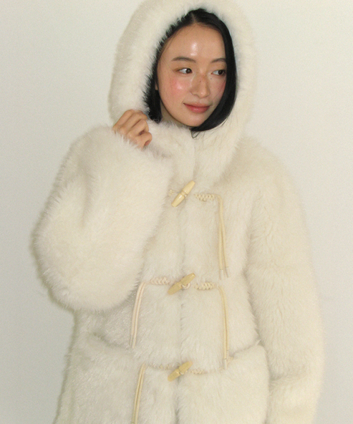 RONRON(ロンロン)の「FUR TOGGLE HOODED JACKET IVORY(ムートンコート・レディース・その他・FREE)」の7枚目の写真