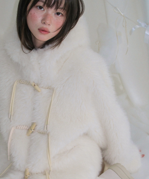 RONRON(ロンロン)の「FUR TOGGLE HOODED JACKET IVORY(ムートンコート・レディース・その他・FREE)」の10枚目の写真