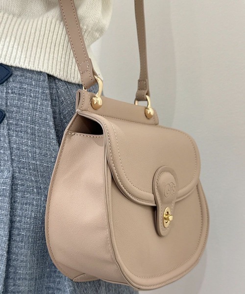 F i.n.t（フィント）の「型押しサークルポシェット/fint フィント（ショルダーバッグ・レディース・ブラウン/ピンクベージュ・FREE）」の4枚目の写真