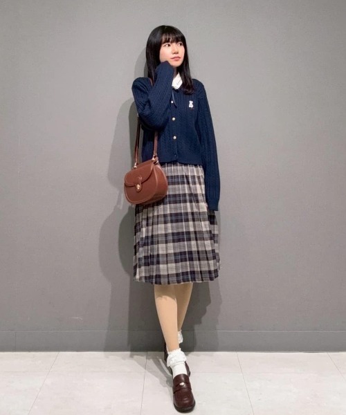 F i.n.t(フィント)の「型押しサークルポシェット/fint フィント(ショルダーバッグ・レディース・ブラウン/ピンクベージュ・FREE)」の18枚目の写真