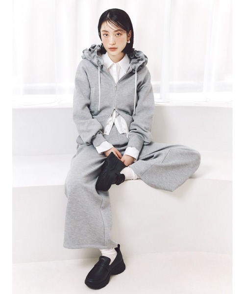 SNIDEL(スナイデル)の「フリルショートジップパーカー(パーカー・レディース・ホワイト/グレー/ライトブルー・F)」の6枚目の写真