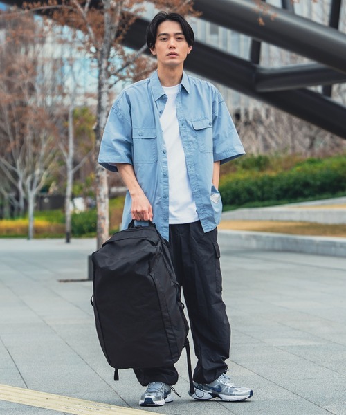 KiU(キウ)の「3WAY 大容量トラベルダッフルバッグ(ボストンバッグ・メンズ・アニマル/ブラック/サンドベージュ・FREE)」の17枚目の写真