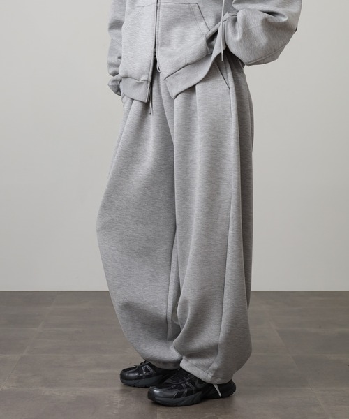 ATELANE（アテレーン）の「ATELANE / レーヨンMIXポンチ/タックイージーパンツ（スウェットパンツ・メンズ・グレー/ブラック・M/L/XL）」の18枚目の写真