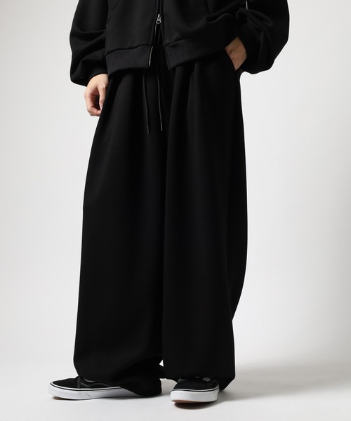 ATELANE（アテレーン）の「ATELANE / レーヨンMIXポンチ/タックイージーパンツ（スウェットパンツ・メンズ・グレー/ブラック・M/L/XL）」の13枚目の写真