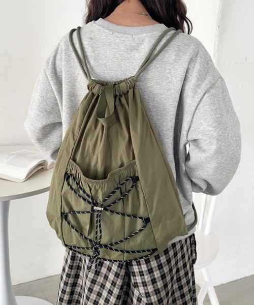 CLEA(クレア)の「ドローコードナイロンナップサック(バックパック/リュック・レディース・ブラック/アイボリー/グレー/カーキ・FREE)」の4枚目の写真