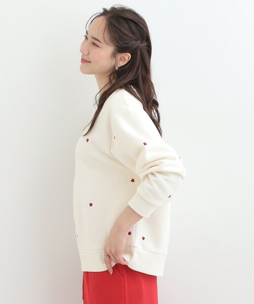 SHOO・LA・RUE(シューラルー)の「【洗濯機可】小さめ刺繍で大人見え アソート裏起毛スウェット(スウェット・レディース・チャコール/ホワイト系3/ネイビー系1/グレー系1・00)」の6枚目の写真