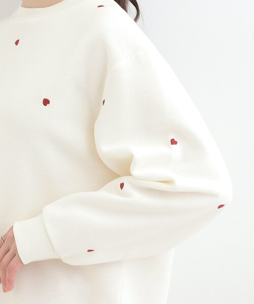 SHOO・LA・RUE(シューラルー)の「【洗濯機可】小さめ刺繍で大人見え アソート裏起毛スウェット(スウェット・レディース・チャコール/ホワイト系3/ネイビー系1/グレー系1・00)」の13枚目の写真