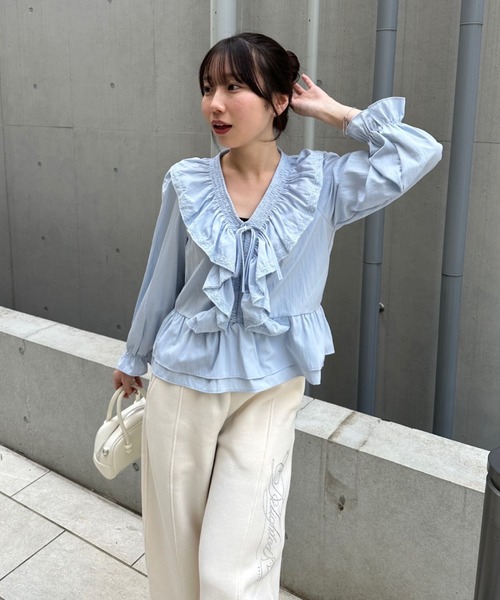 continuer de NICE CLAUP(コンティニューデナイスクラップ)の「【一枚で華やかに】レースフリフリブラウス(シャツ/ブラウス・レディース・ピンク/ブラック/サックスブルー/オフホワイト・FREE)」の11枚目の写真