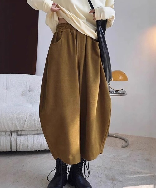Flugge(フラッジー)の「ワイドクロップドパンツ(その他パンツ・レディース・ブラック/ベージュ・LARGE/MEDIUM)」の3枚目の写真