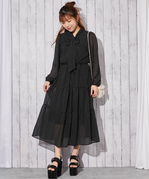 GORGE(ゴージ)の「《ドット柄×ボウタイ》ティアードマキシワンピース/春秋/全2色(ワンピース・レディース・ブラック×ホワイト/ホワイト×ブラック・F)」の3枚目の写真