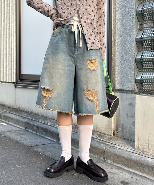 CIAOPANIC（チャオパニック）の「オーバーダイダメージデニムハーフパンツ（デニムパンツ・レディース・ブルー/ブラック・ONE SIZE）」の10枚目の写真