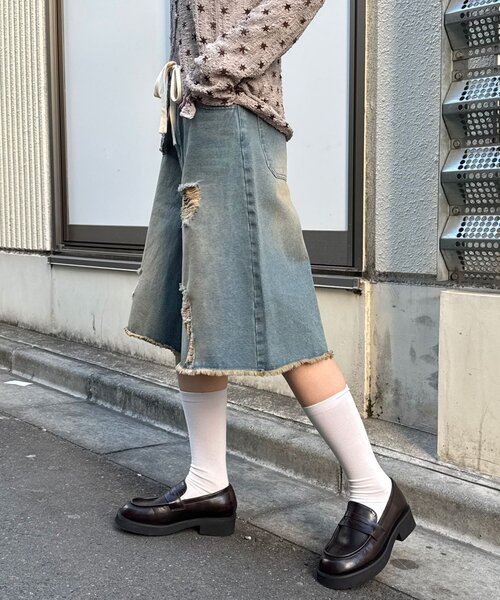 CIAOPANIC（チャオパニック）の「オーバーダイダメージデニムハーフパンツ（デニムパンツ・レディース・ブルー/ブラック・ONE SIZE）」の11枚目の写真