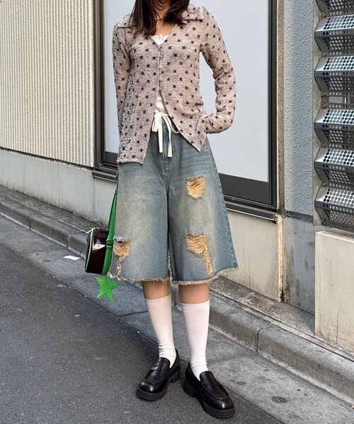 CIAOPANIC（チャオパニック）の「オーバーダイダメージデニムハーフパンツ（デニムパンツ・レディース・ブルー/ブラック・ONE SIZE）」の12枚目の写真