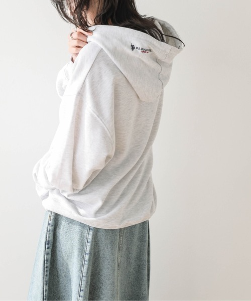 La-gemme（ラジェム）の「U.S. POLO ASSN. ワンポイント刺繍ロゴフーディ（パーカー・レディース・杢グレー/ブラック/ベージュ/ネイビー/チャコール/ホワイト・フリー）」の3枚目の写真