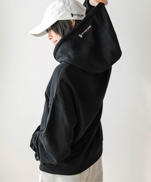 La-gemme（ラジェム）の「U.S. POLO ASSN. ワンポイント刺繍ロゴフーディ（パーカー・レディース・杢グレー/ブラック/ベージュ/ネイビー/チャコール/ホワイト・フリー）」の2枚目の写真