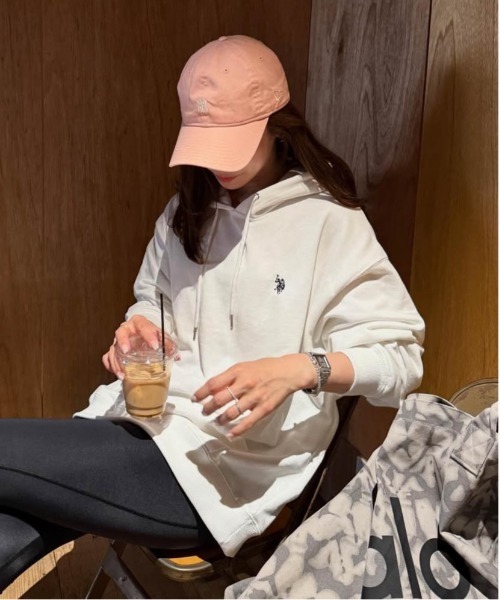 La-gemme（ラジェム）の「U.S. POLO ASSN. ワンポイント刺繍ロゴフーディ（パーカー・レディース・杢グレー/ブラック/ベージュ/ネイビー/チャコール/ホワイト・フリー）」の16枚目の写真