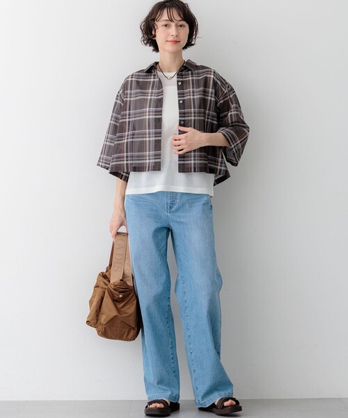 23区 S(ニジュウサンクチイサイサイズ)の「ハイツイストシアーチェック クロップド シャツ(シャツ/ブラウス・レディース・グレー系3/ダークブラウン系3・32)」の15枚目の写真
