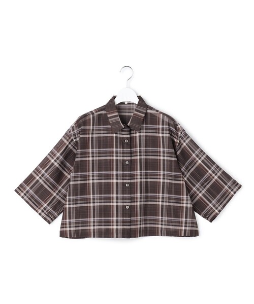 23区 S(ニジュウサンクチイサイサイズ)の「ハイツイストシアーチェック クロップド シャツ(シャツ/ブラウス・レディース・グレー系3/ダークブラウン系3・32)」の8枚目の写真