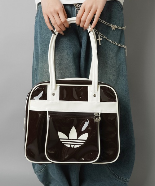 adidas(アディダス)の「【adidas/アディダス】アディダス オリジナルス アドバンスド アーカイブ ショルダーバッグ / エナメルボストンバッグ(ショルダーバッグ・レディース・ブラウン・ONESIZE)」の2枚目の写真