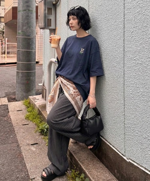 antiqua(アンティカ)の「綿100% 接触冷感 アニマルモチーフ 刺繍 Tシャツ(Tシャツ/カットソー・レディース・杢グレー/チャコールグレー/ブラック/ネイビー/ホワイト・P/R)」の20枚目の写真