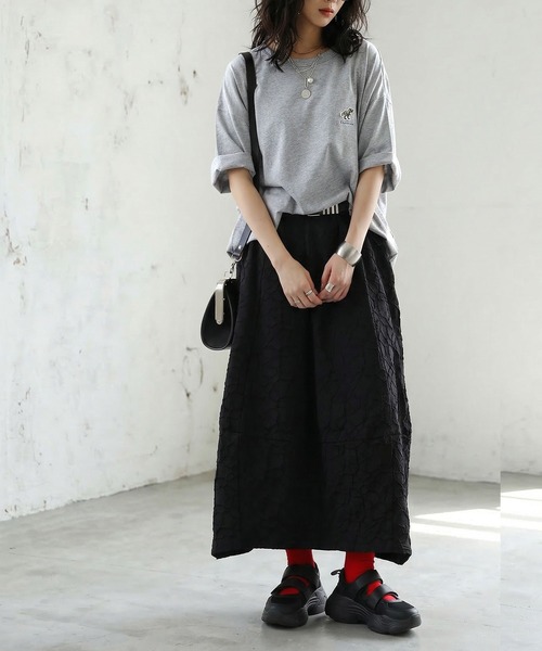 antiqua(アンティカ)の「綿100% 接触冷感 アニマルモチーフ 刺繍 Tシャツ(Tシャツ/カットソー・レディース・杢グレー/チャコールグレー/ブラック/ネイビー/ホワイト・P/R)」の18枚目の写真