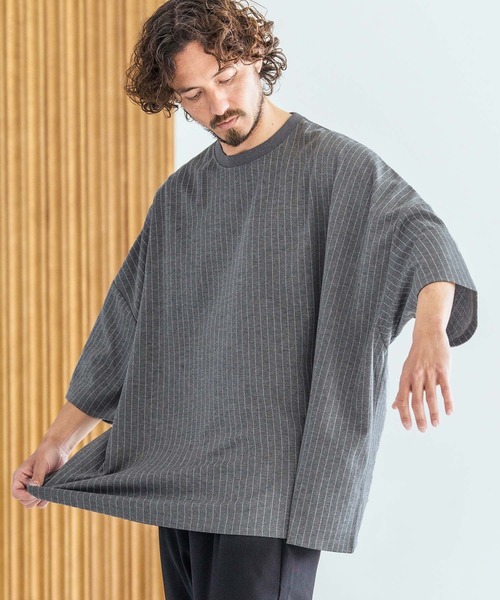 Magine（マージン）の「mt10396-Pinstripe Pattern Fabric T-Shirt Tシャツ(MGN-261-052)（Tシャツ/カットソー・メンズ・チャコール/ブラック・44/46/48）」の3枚目の写真