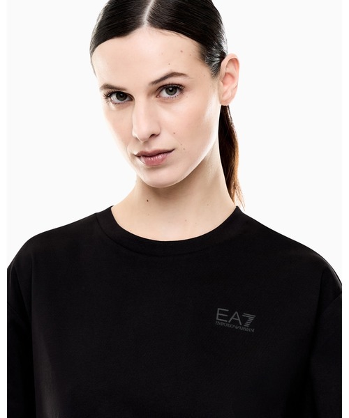EMPORIO ARMANI EA7(エンポリオアルマーニイーエーセブン)の「<オンライン限定>【エンポリオ アルマーニ EA7】Logo Series オーバーサイズTシャツ コットンジャージー ロゴ(Tシャツ/カットソー・レディース・ブラック/ホワイト・X-SMALL/SMALL/MEDIUM)」の8枚目の写真