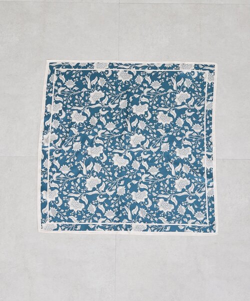 GALLARDAGALANTE（ガリャルダガランテ）の「更紗プリントシルクスカーフ（マフラー・レディース・ブルー/ブラック・FREE）」の10枚目の写真