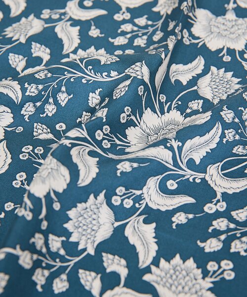 GALLARDAGALANTE（ガリャルダガランテ）の「更紗プリントシルクスカーフ（マフラー・レディース・ブルー/ブラック・FREE）」の11枚目の写真