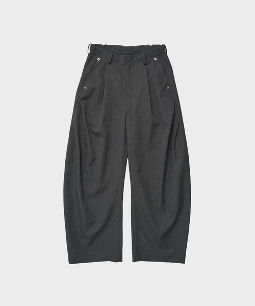 CONZ(コンズ)の「curve leg trousers(スラックス・メンズ・ベージュ/ダークグレー/ブラック/ライトグレー・1/3/2)」の4枚目の写真