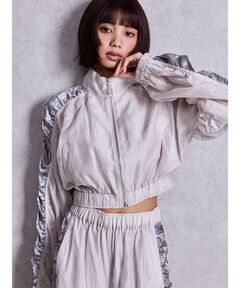セール】Satin frill short bomber jacket / サテンフリルショート