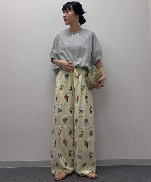 SLOBE IENA(スローブイエナ)の「ドルマンプルオーバー(Tシャツ/カットソー・レディース・ベージュ/ネイビー/グレー・FREE)」の11枚目の写真
