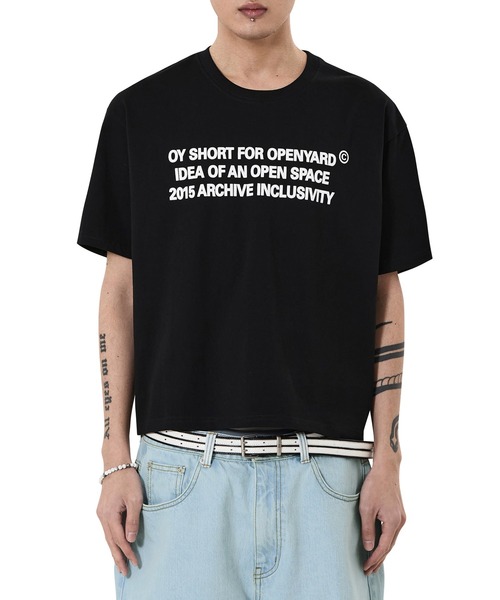 OY(オーワイ)の「『OY/オーワイ』ARCHIVE TEXT CROP TEE /アーカイブテキストクロップ Tシャツ(Tシャツ/カットソー・メンズ・ブラック/ホワイト・L/M)」の7枚目の写真