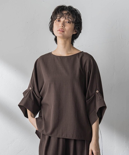 MAYSON GREY(メイソングレイ)の「【一瞬で楽とキレイを叶える】タンブラーブッチャーロールアップブラウス≪セットアップ対応≫(シャツ/ブラウス・レディース・イエロー/ブラウン/ブラック/ベージュ・M)」の2枚目の写真