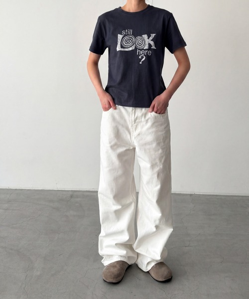 CANAL JEAN(キャナルジーン)の「Lakey Park "Still LOOK here"Tシャツ(Tシャツ/カットソー・レディース・アイボリー/イエロー/ネイビー/グレー/ブルー・ONE SIZE)」の6枚目の写真