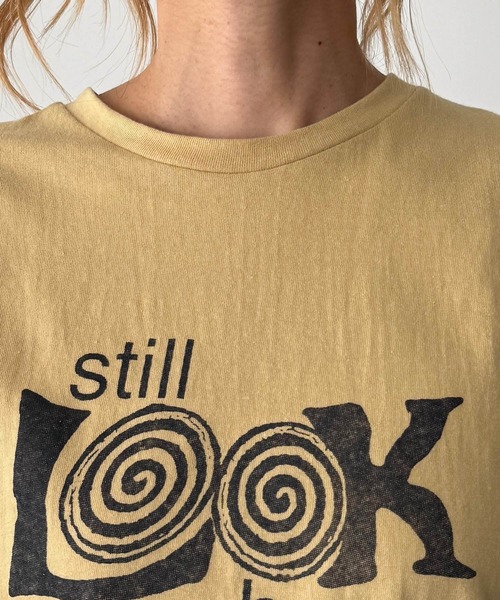 CANAL JEAN(キャナルジーン)の「Lakey Park "Still LOOK here"Tシャツ(Tシャツ/カットソー・レディース・アイボリー/イエロー/ネイビー/グレー/ブルー・ONE SIZE)」の16枚目の写真